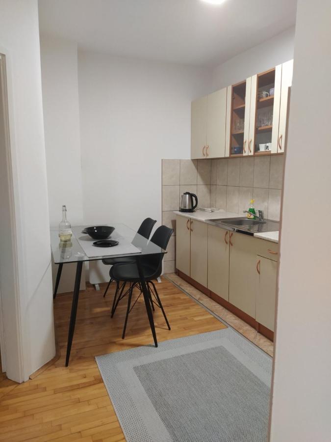 Appartement Apartman Iva à Bijeljina Extérieur photo