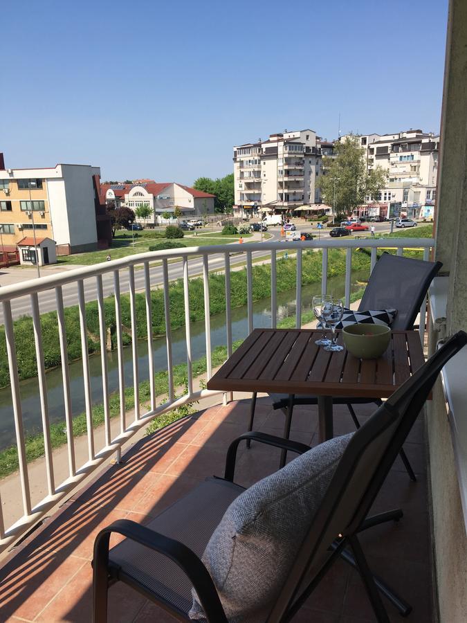 Appartement Apartman Iva à Bijeljina Extérieur photo